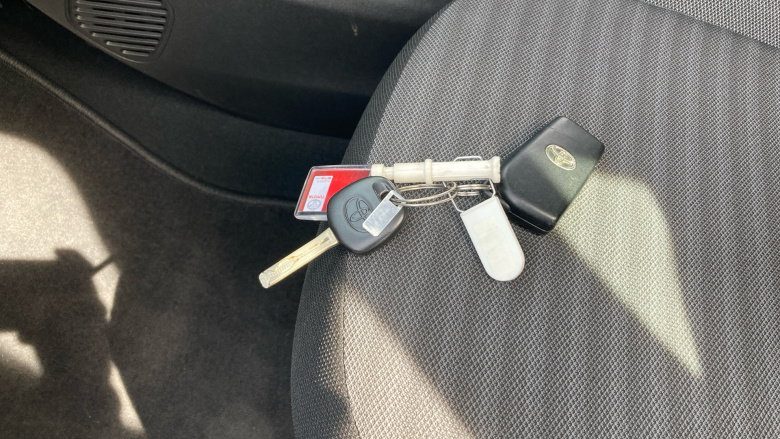 Toyota Aygo 1.0 VVT-i X-Play 5dr x-shift Petrol Hatchback